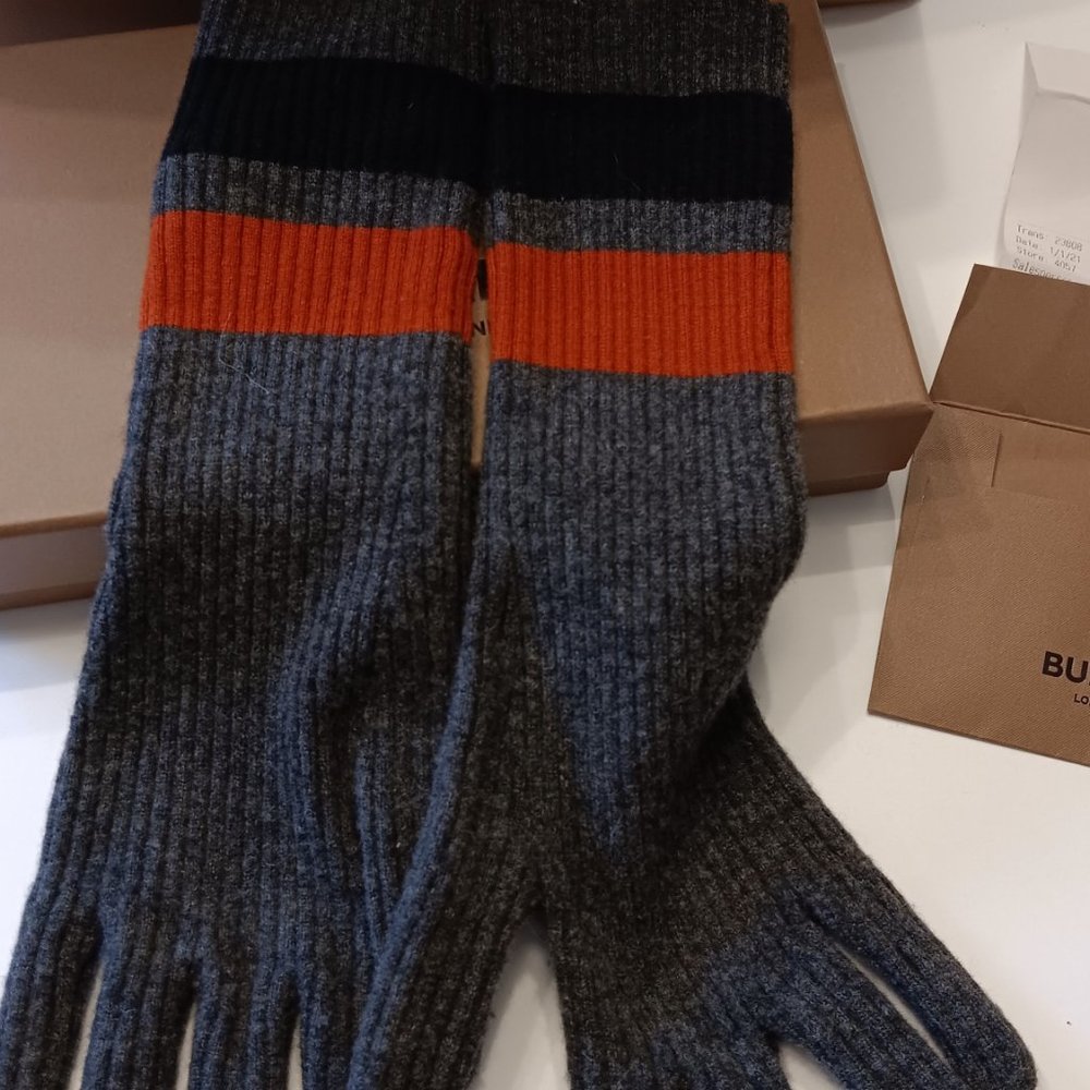 NEW Burberry Cashmere Blend Gloves - Picture 6 of 8
